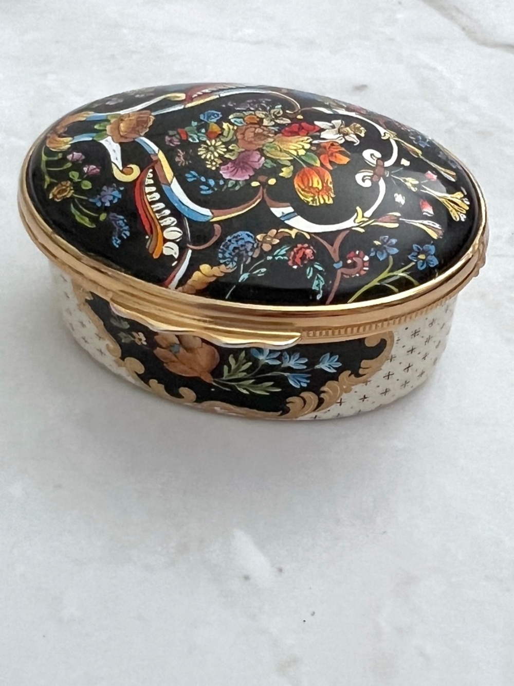 Halcyon Days Enamel Box Christmas 1988 Dated Oval Floral English Hand Painted